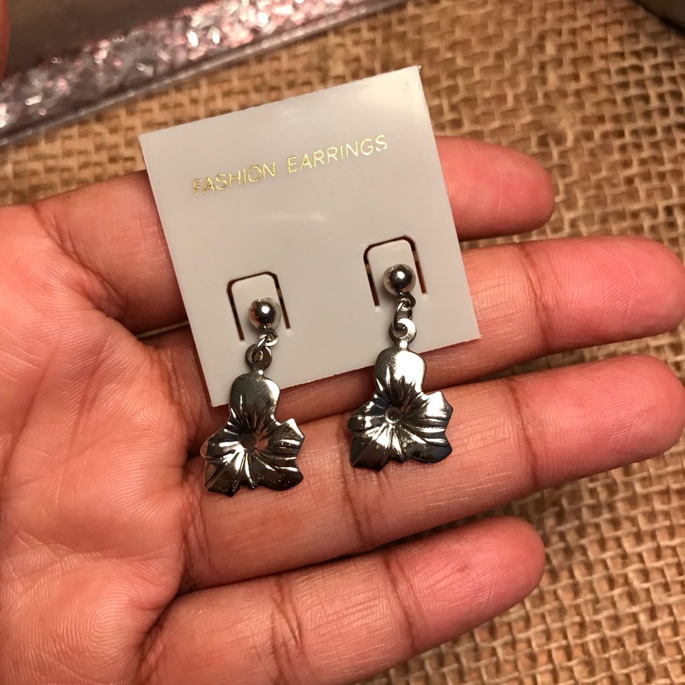 Silver color earrings